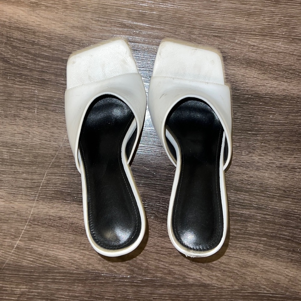 White mule heels